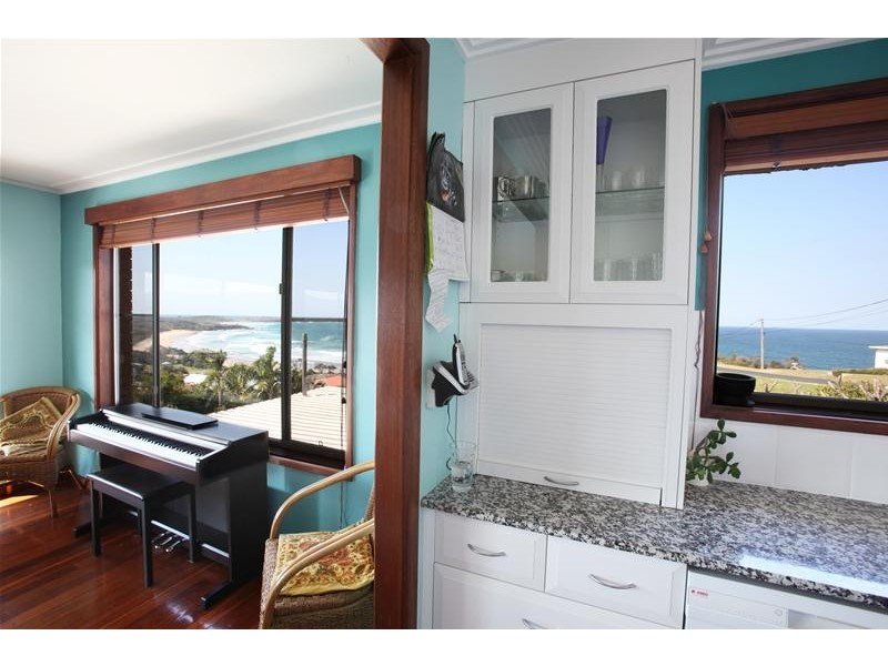 5 Signal Street, Emerald Beach NSW 2456