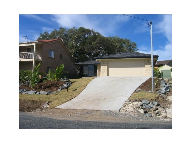 11 Ironbark Avenue, Sandy Beach NSW 2456