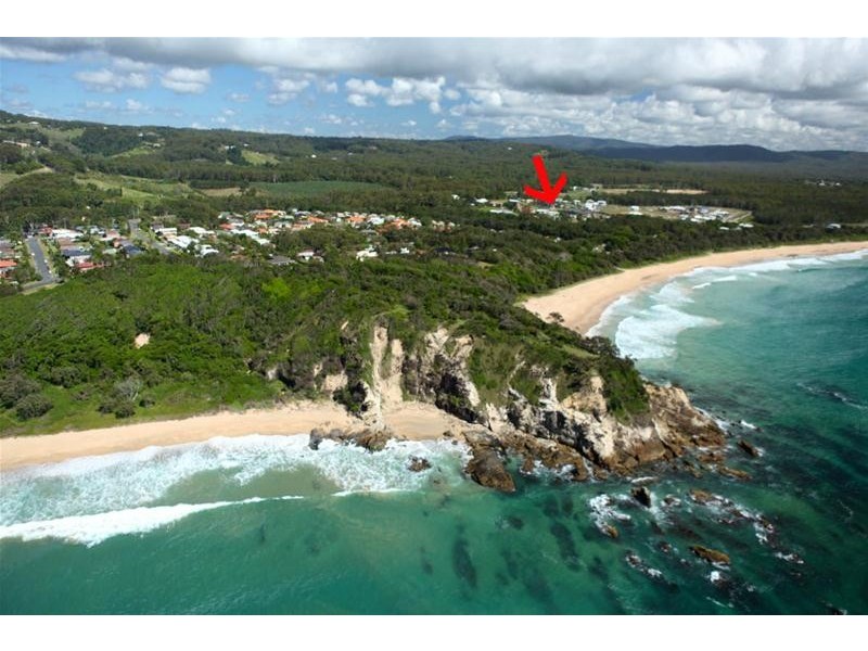 2 San Simeon Circuit, Sapphire Beach NSW 2450