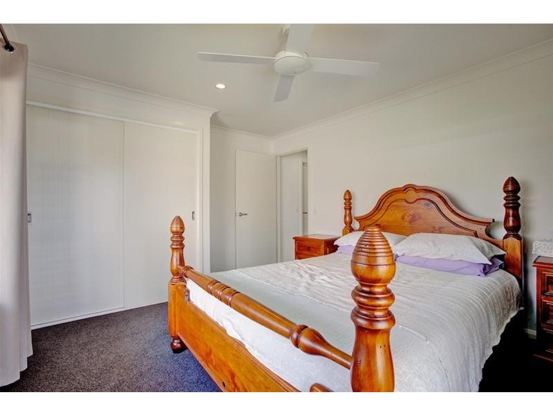 2 San Simeon Circuit, Sapphire Beach NSW 2450