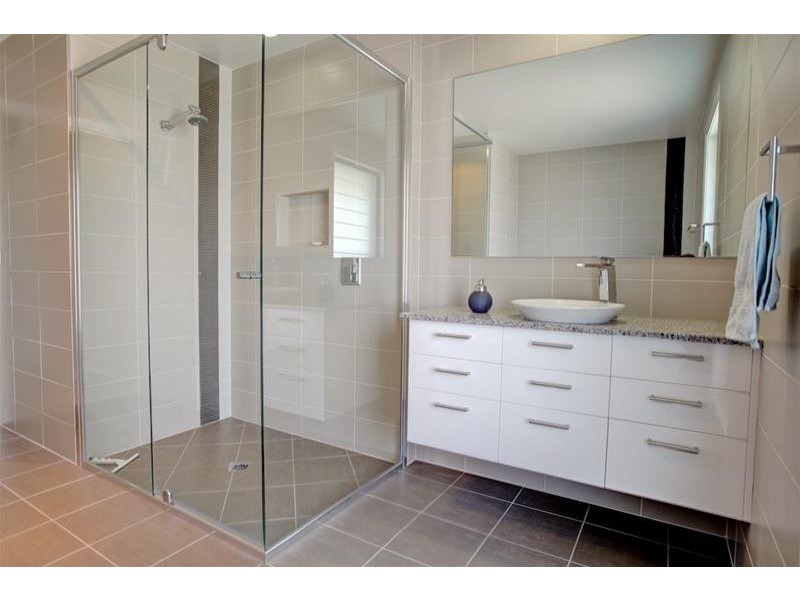2 San Simeon Circuit, Sapphire Beach NSW 2450