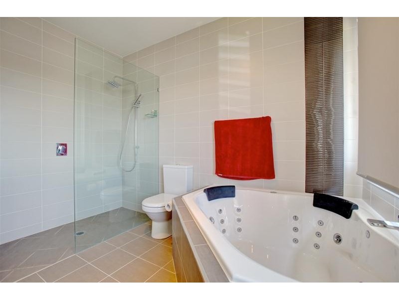 2 San Simeon Circuit, Sapphire Beach NSW 2450