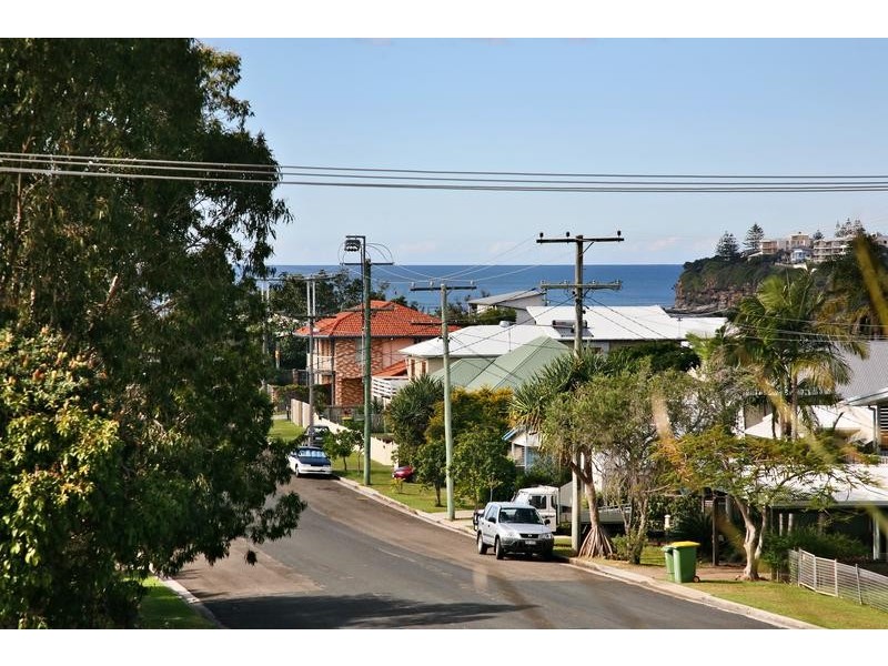 40 Henzell St, Dicky Beach QLD 4551