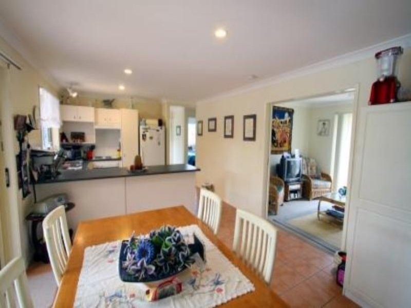 6 Hanwell Ct, Little Mountain QLD 4551