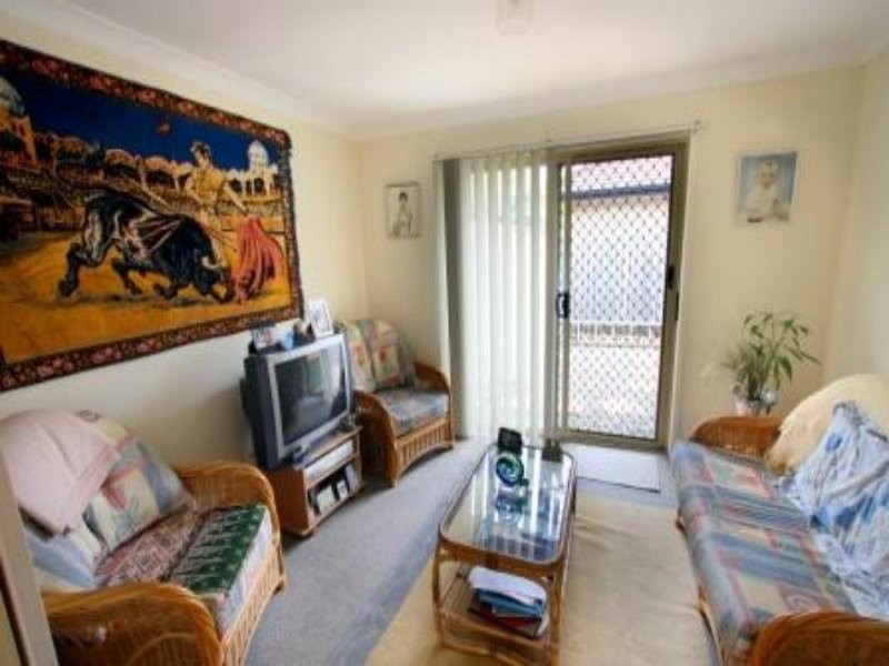 6 Hanwell Ct, Little Mountain QLD 4551