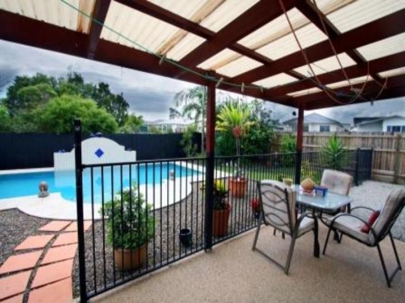 6 Hanwell Ct, Little Mountain QLD 4551