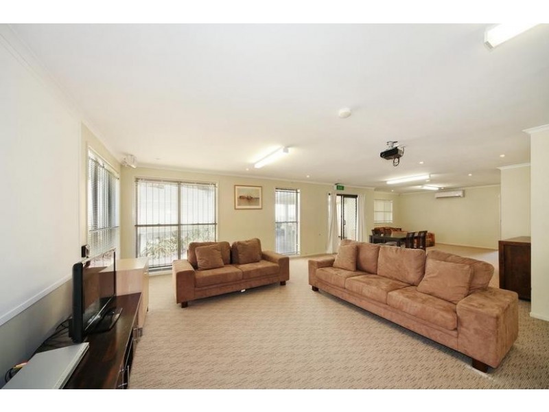 34 Browning Blvd, Battery Hill QLD 4551