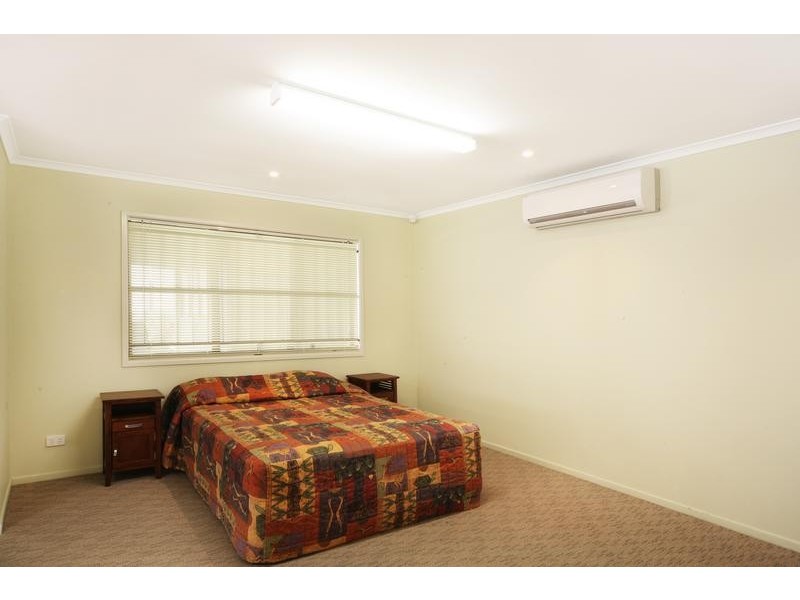 34 Browning Blvd, Battery Hill QLD 4551