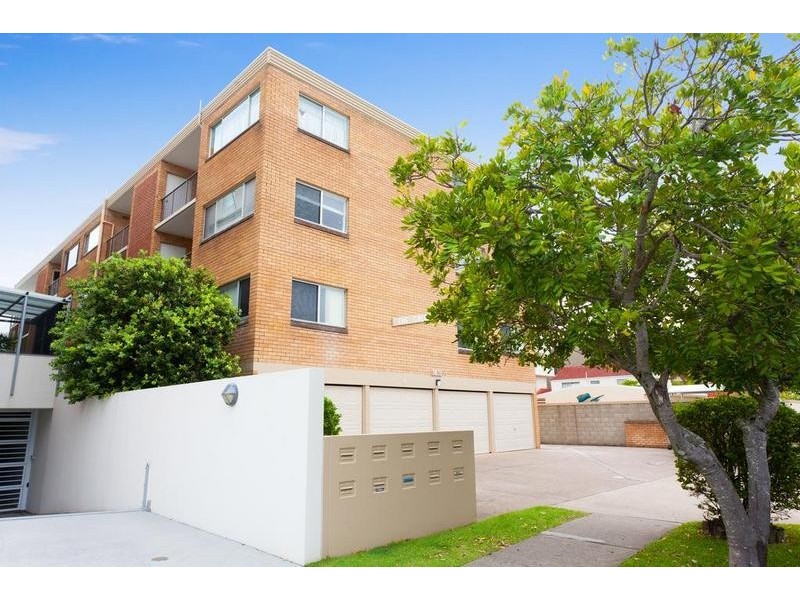 2/14-16 Maloja Ave, Caloundra QLD 4551