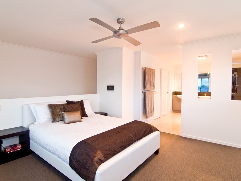 8 The Parkway, Aroona QLD 4551