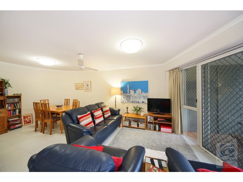 2/62 Golden Beach Esplanade, Golden Beach QLD 4551