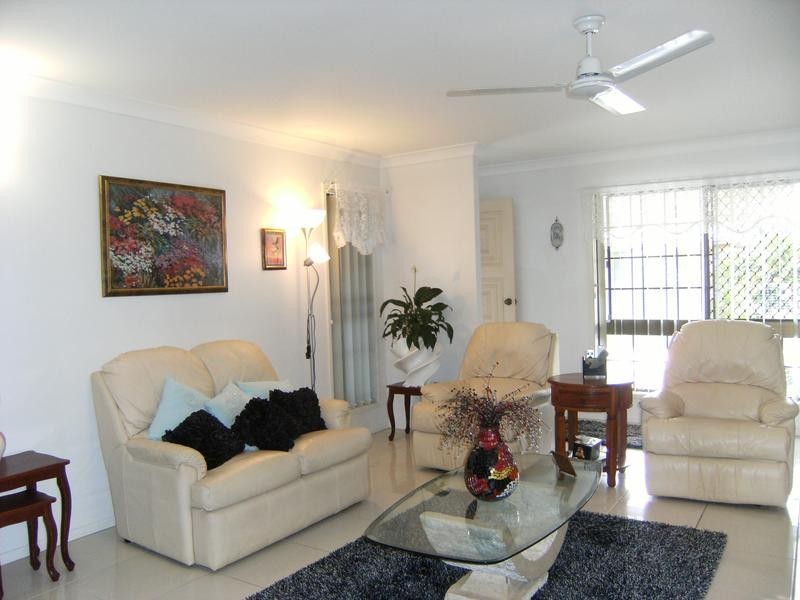 1/3 St Pauls Avenue, Golden Beach QLD 4551