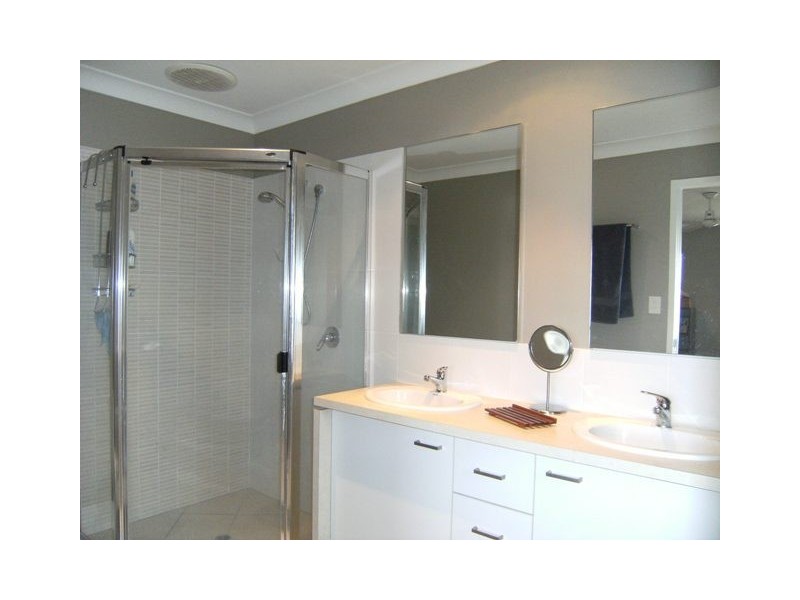 21 Tall Trees Way, Little Mountain QLD 4551