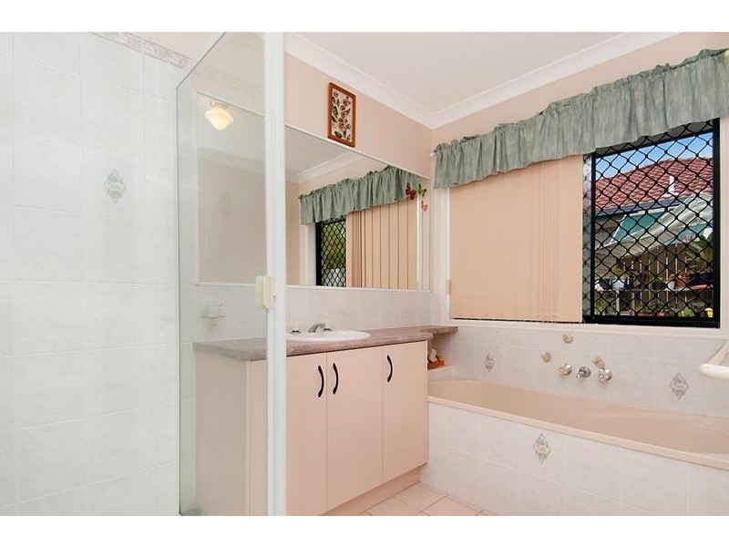 28 Bellevue Drive, Little Mountain QLD 4551