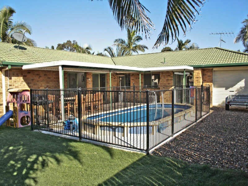 4 SANCTUARY PL, Little Mountain QLD 4551