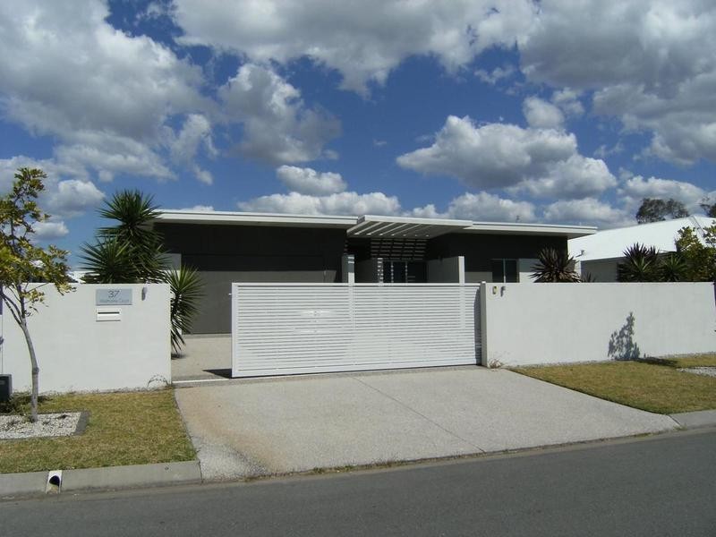 37 WESTHOLME CCT, Pelican Waters QLD 4551