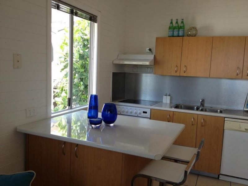 24 Roderick St, Moffat Beach QLD 4551