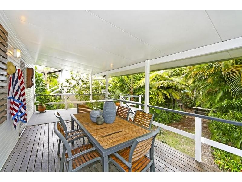 24 Roderick St, Moffat Beach QLD 4551