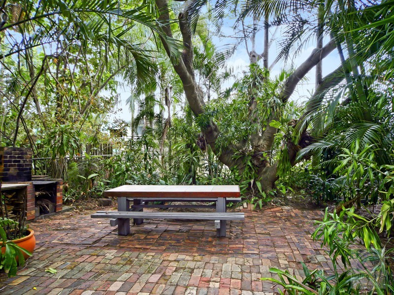 24 Roderick St, Moffat Beach QLD 4551