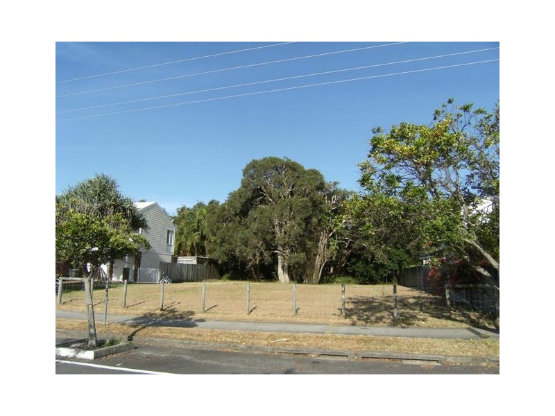 427 Oceanic Drive, Wurtulla QLD 4575