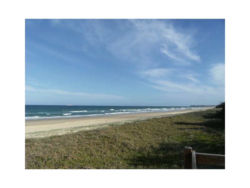 427 Oceanic Drive, Wurtulla QLD 4575