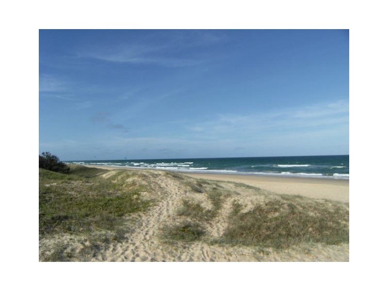 427 Oceanic Drive, Wurtulla QLD 4575