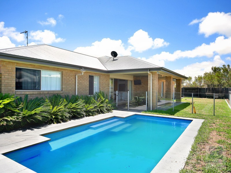 6 Torrens St, Caloundra West QLD 4551