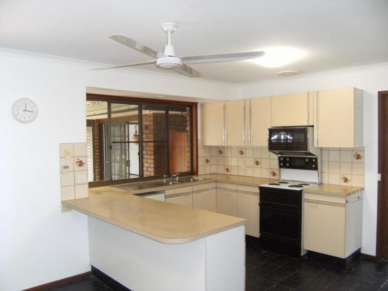 9 Koala Court, Little Mountain QLD 4551