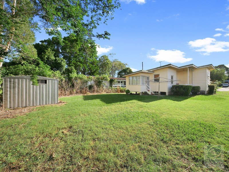 33 Taylor Ave, Golden Beach QLD 4551