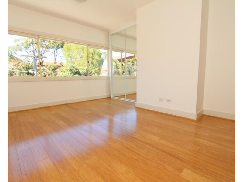 2/87 Oakley Road, Bondi Beach NSW 2026