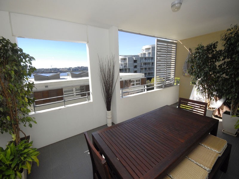 428/25 Bennelong Parkway, Wentworth Point NSW 2127