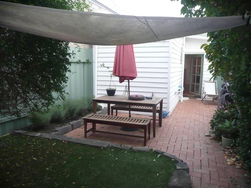 33 Chelmsford Street, Kensington VIC 3031