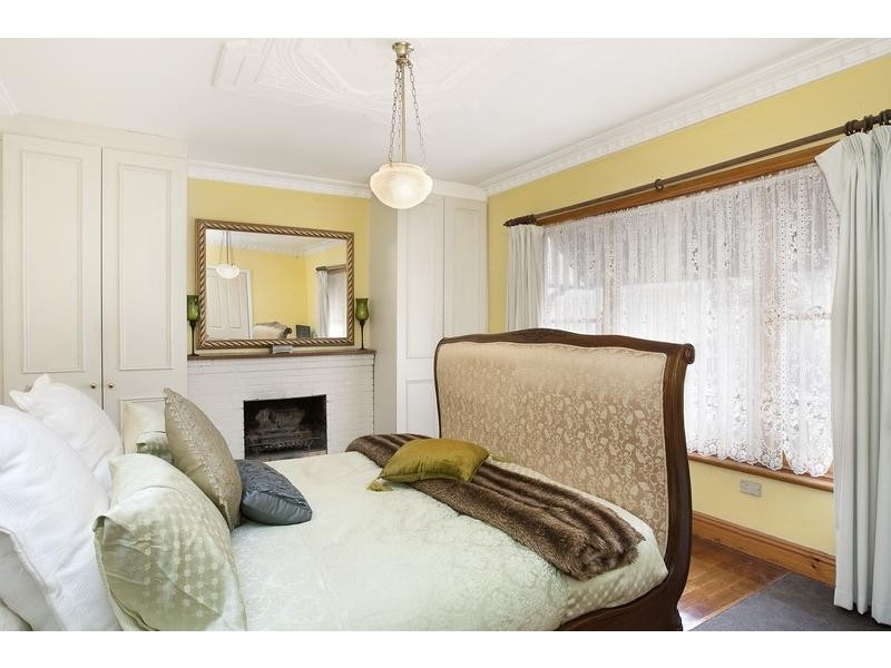 11 Mais Street, Reservoir VIC 3073