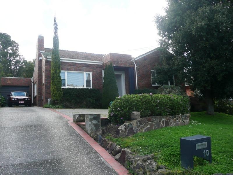 10 St Hubert Road, Ivanhoe VIC 3079