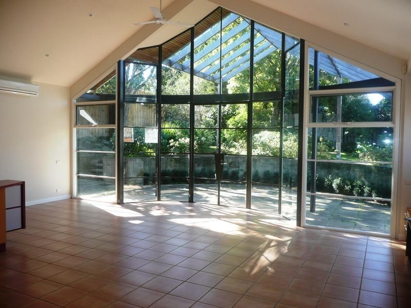 10 St Hubert Road, Ivanhoe VIC 3079