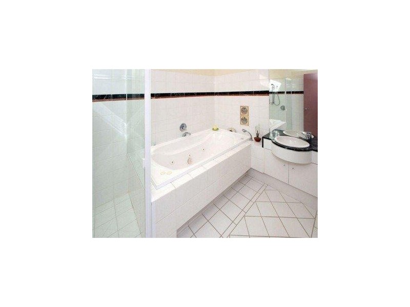 10 St Hubert Road, Ivanhoe VIC 3079