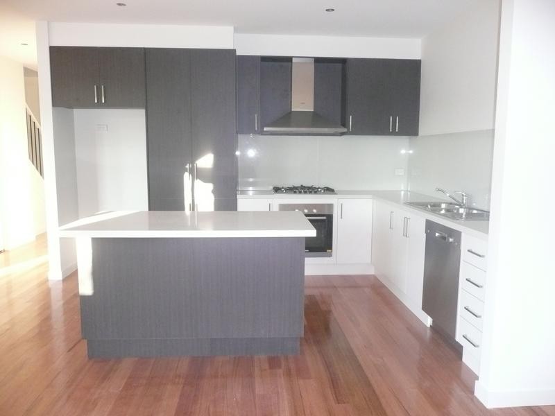 10/97 Rattray Road, Montmorency VIC 3094