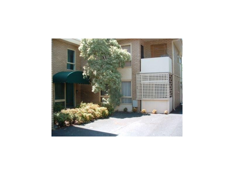 3/23 Rathmines Stret, Fairfield VIC 3078