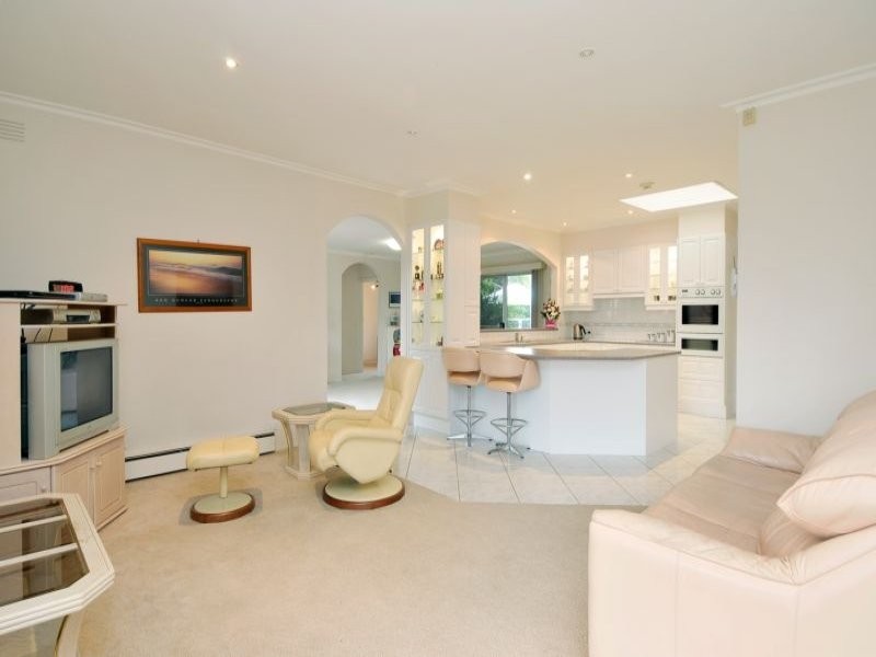 6 Borlase Street, Rosanna VIC 3084