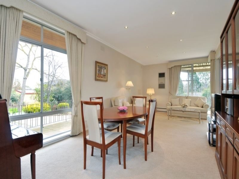 6 Borlase Street, Rosanna VIC 3084