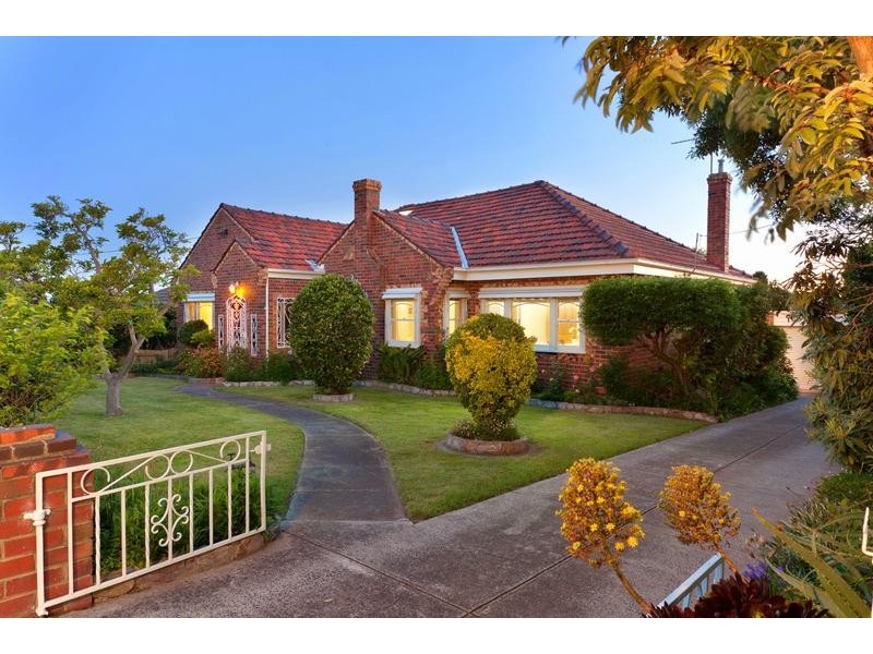 15 Otterington Grove, Ivanhoe East VIC 3079