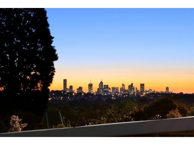 15 Otterington Grove, Ivanhoe East VIC 3079