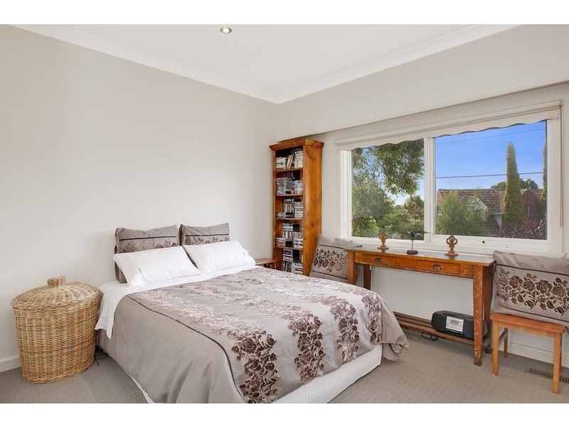 5 Melcombe Road, Ivanhoe VIC 3079