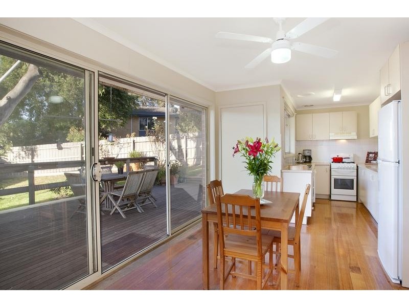 2 Debra Court, Macleod VIC 3085