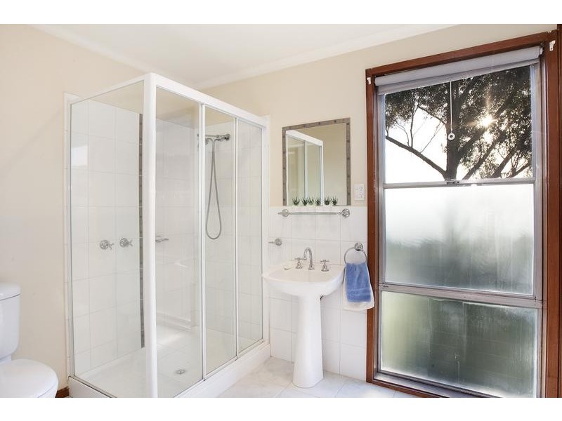 2 Debra Court, Macleod VIC 3085