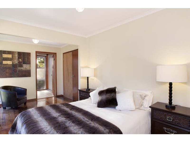 2 Debra Court, Macleod VIC 3085