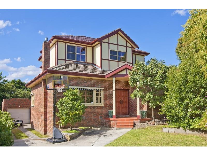 32 Otterington Grove, Ivanhoe East VIC 3079
