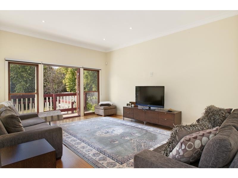 32 Otterington Grove, Ivanhoe East VIC 3079