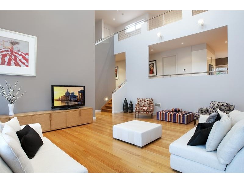 3 Red Berry Lane Enter at 87 Banyule Road, Rosanna VIC 3084