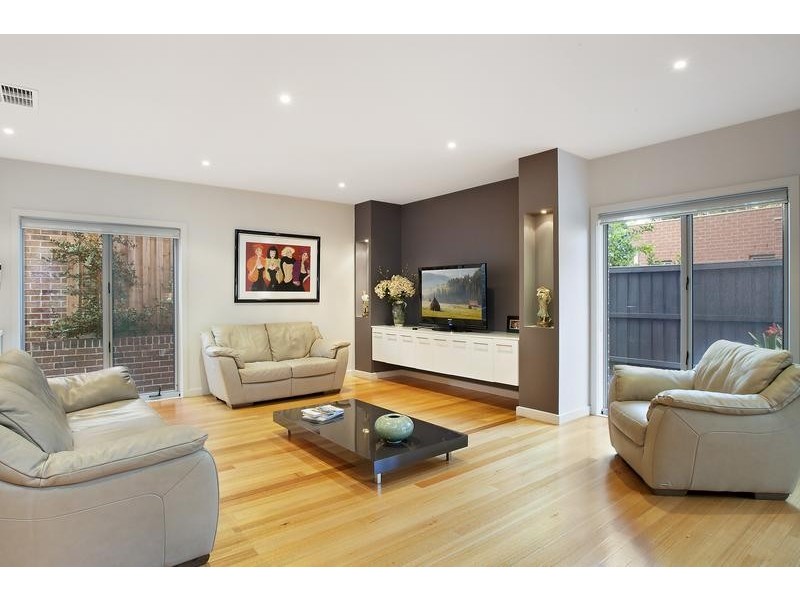 3 Red Berry Lane Enter at 87 Banyule Road, Rosanna VIC 3084